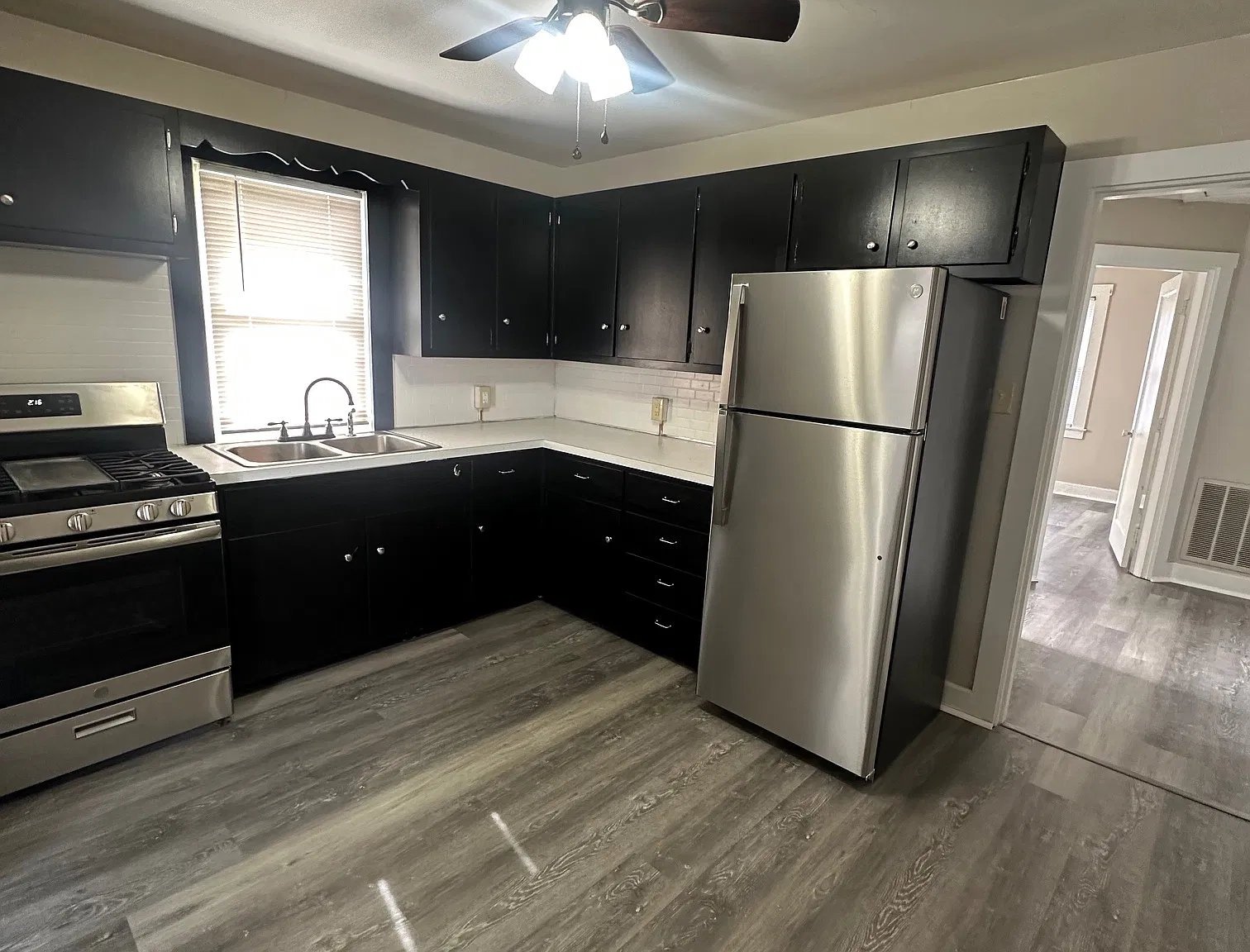 2 bed, 825 sqft, $1,000 — Photo 3