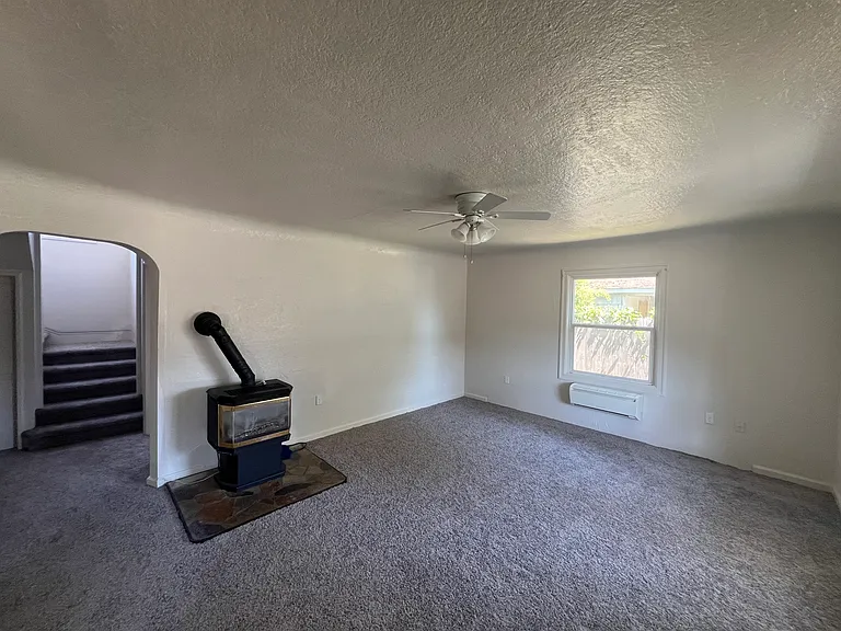 575 W Ash St — Photo 15