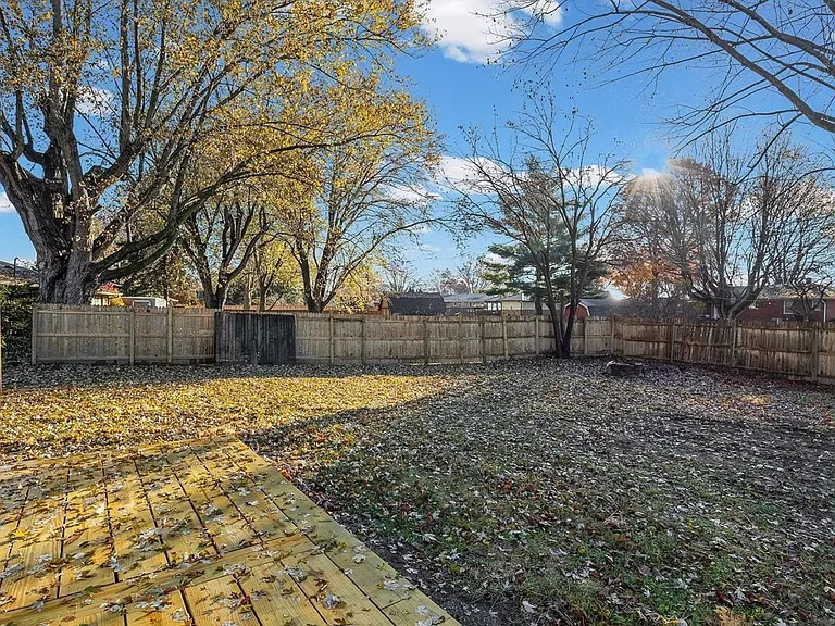 1406 Meadowbrook Ct — Photo 19