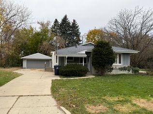 5847 N 113th St, Milwaukee, WI 53225