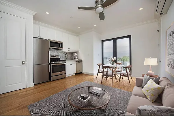 Rented by EXR | media 7