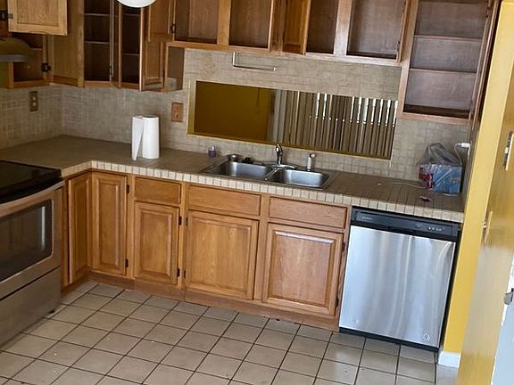 4th image of 1703 San Remo Cir