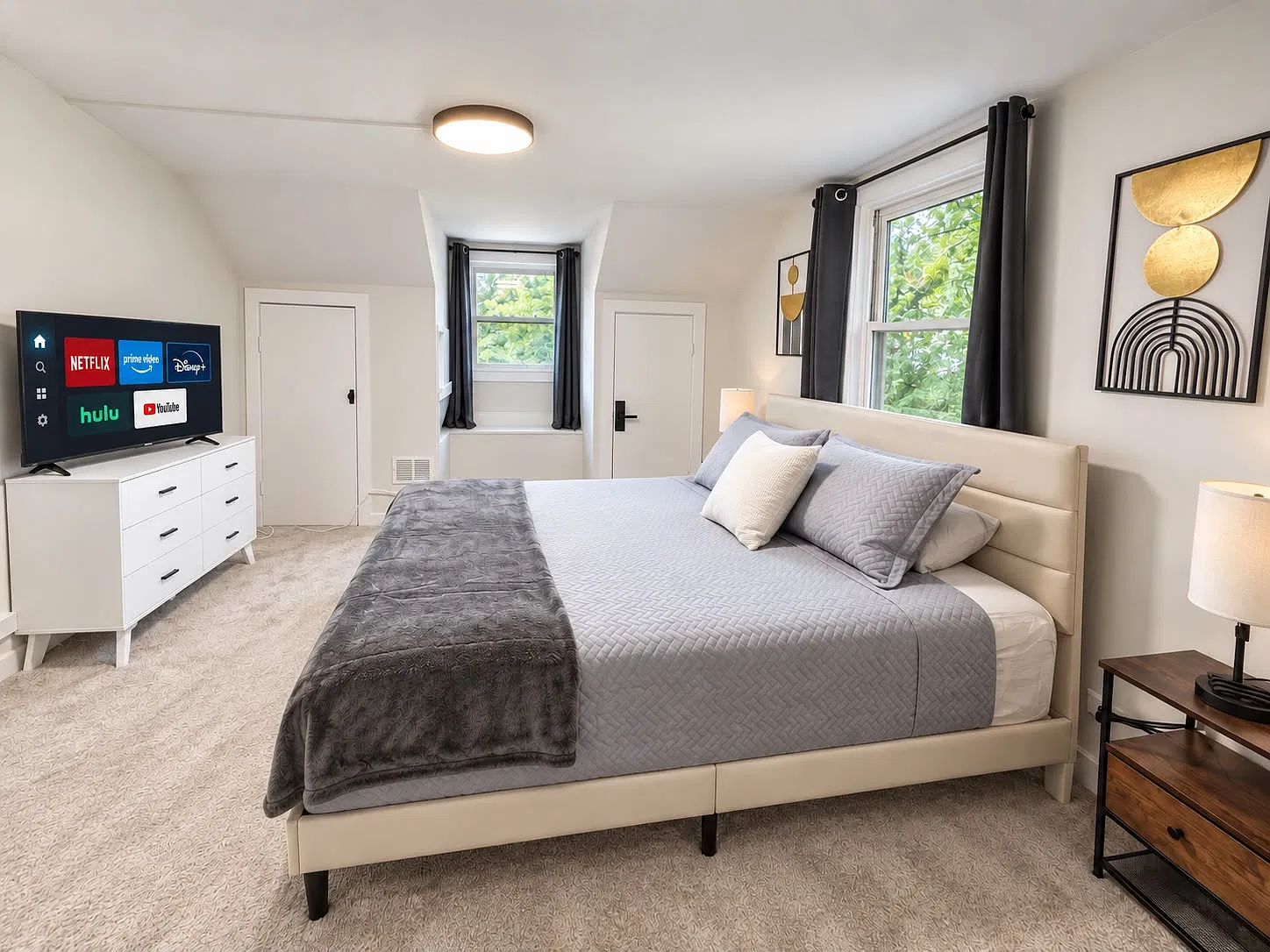 6 bed, 2502 sqft, $9,900 — Photo 3