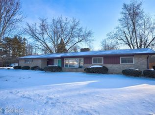 1504 Sun Terrace Dr, Flint, MI 48532