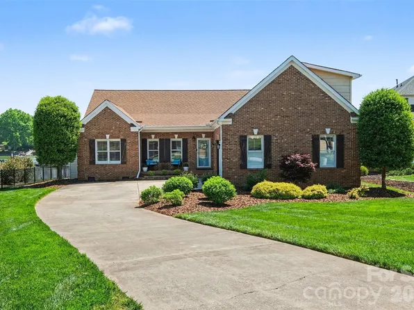 134 Chandeleur Dr, Mooresville, NC 28117