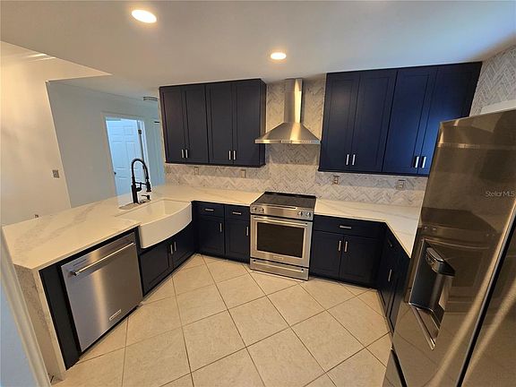 3rd image of 219 NW 25TH PLACE