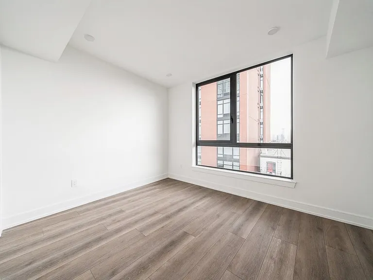 32 Jones St #202 — Photo 22
