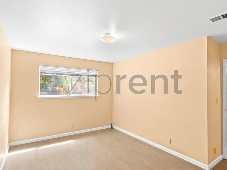 4842 Englewood Dr — Photo 20