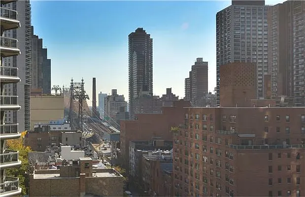 Sold by R New York | media 7