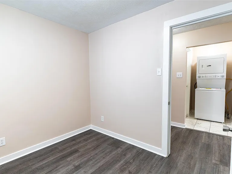307 N Live Oak St #2 — Photo 7