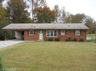 112 Pine Valley Cres, Thomasville, NC 27360