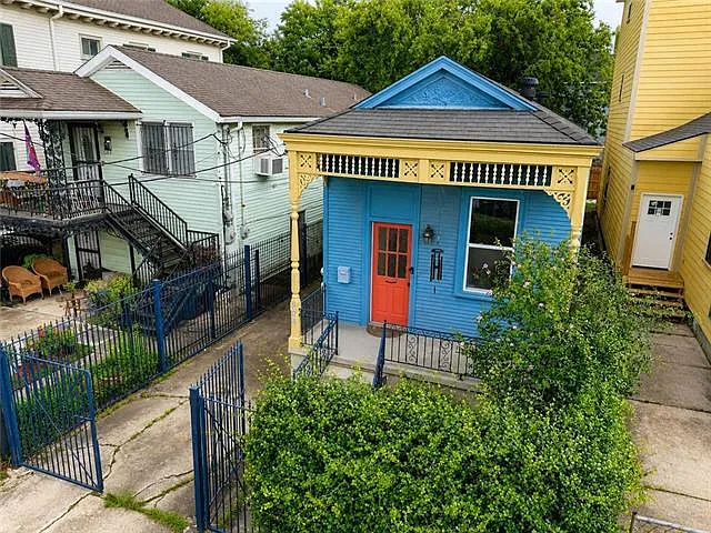 528 S Scott St — Photo 2