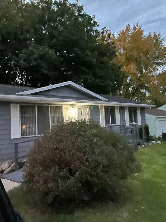 4450 Cherrytree Ln photo 1