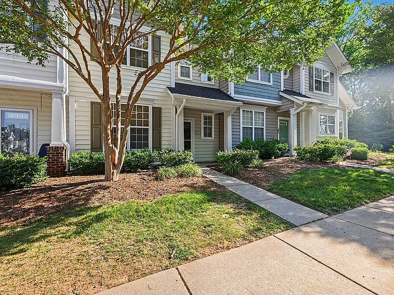 108 Colwick Ln — Photo 3