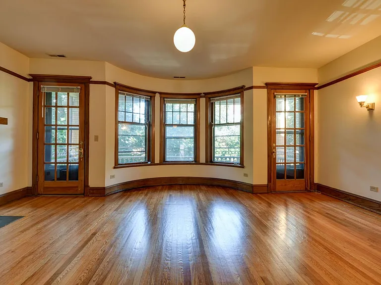 3920 N Janssen Ave #1 — Photo 2