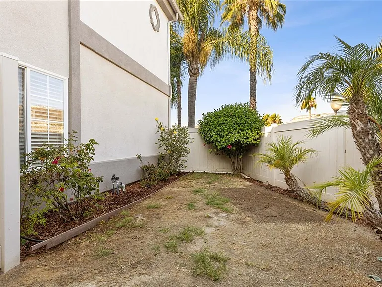 Detached Yard