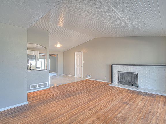 5th image of 2814 Carolina St NE