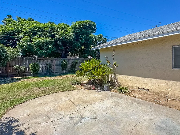 2526 E Hampton Way — Photo 7