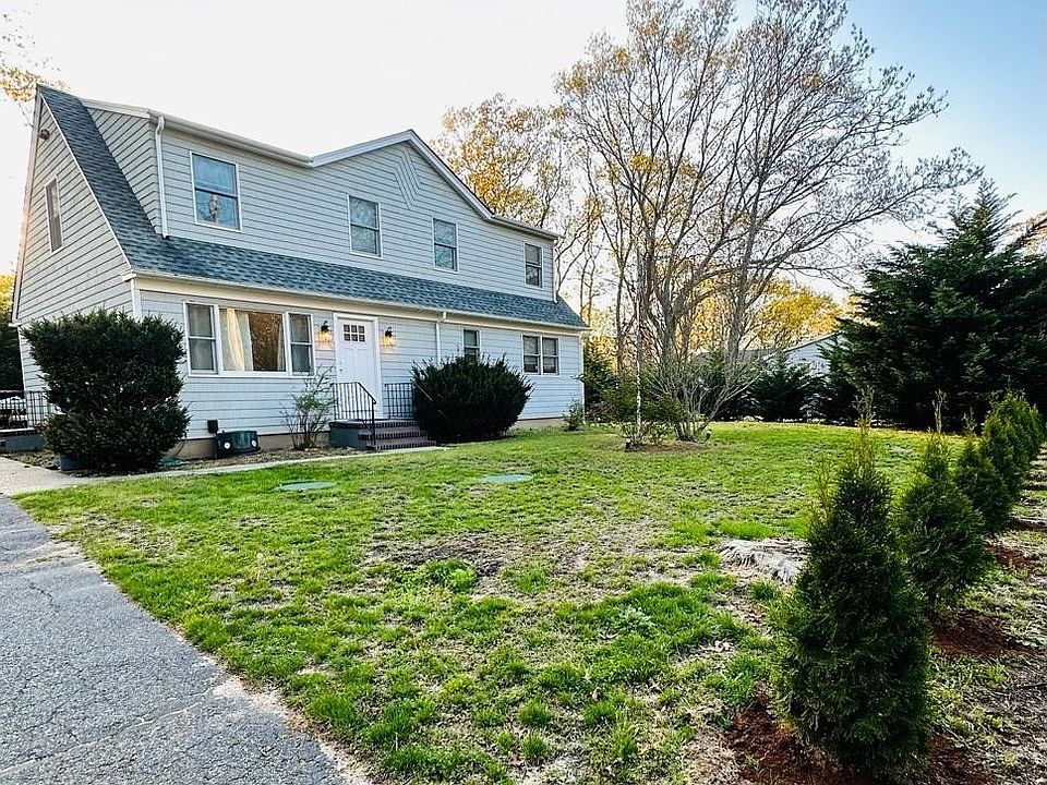 135 Oak Avenue, Flanders, NY 11901 MLS 3474654 Zillow