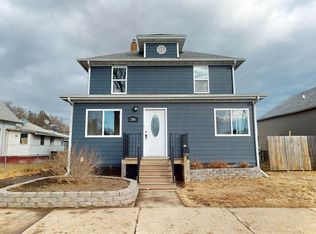206 4th Ave NE, Mandan, ND 58554