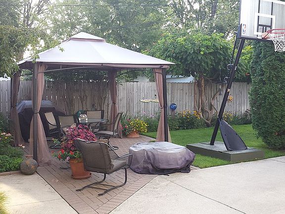 4th image of 1476 Holland Ave
