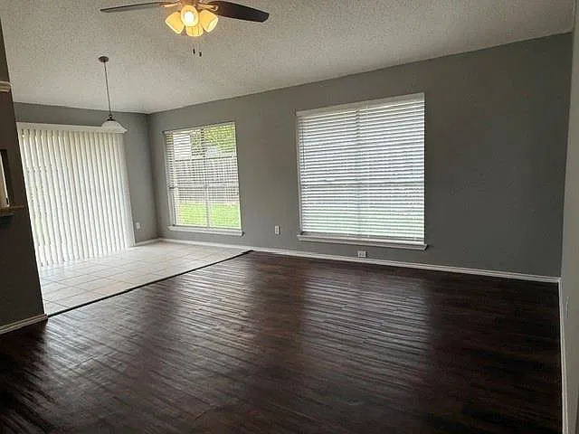 3 bed, 2.0 bath, 1096 sqft, $1,750 — Photo 3