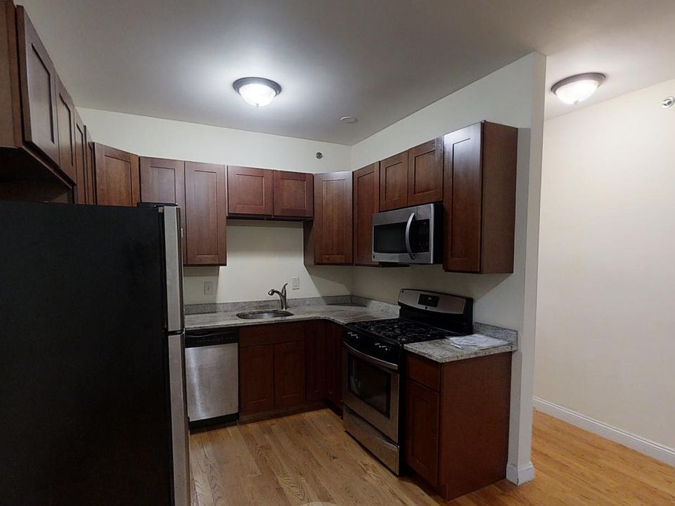 2nd image of 48 Dudley St #4