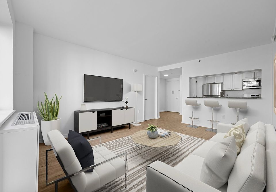 1st image of 520 W 48th St APT 2L