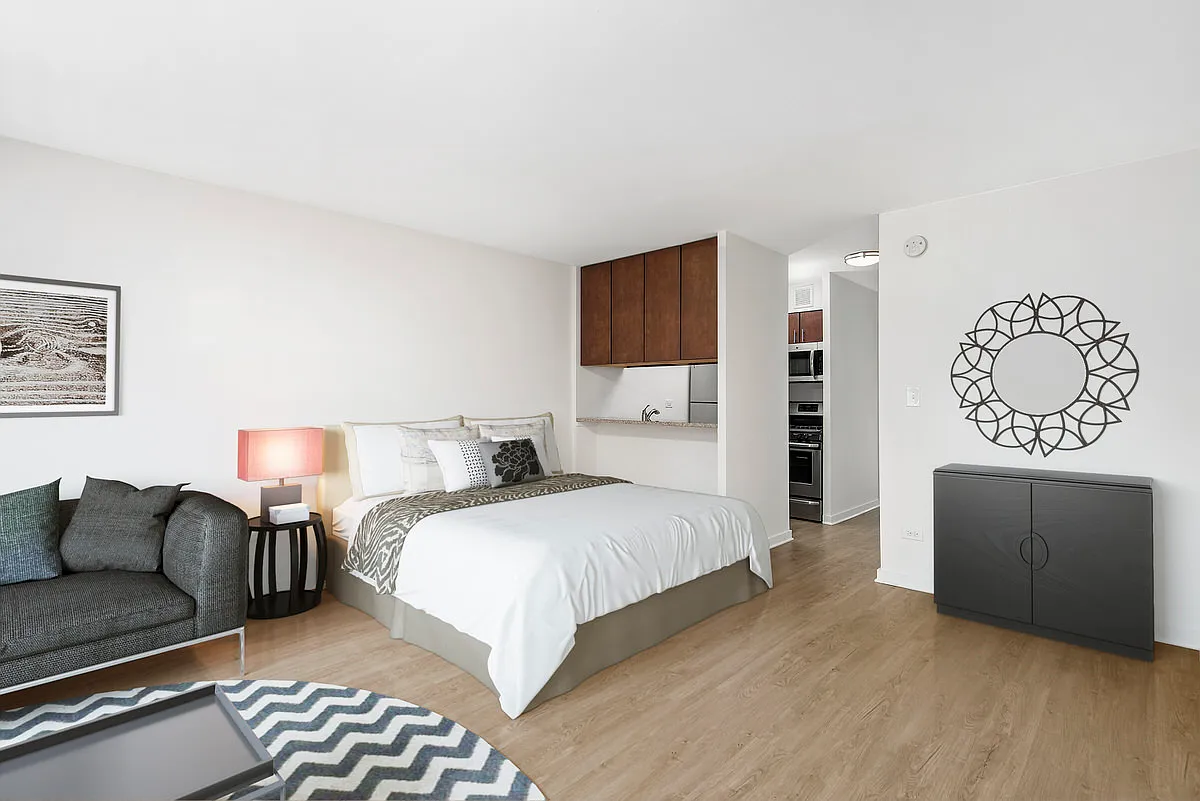 20 E. Scott Street — Photo 4