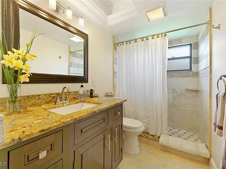 4220 Glasgow Ct — Photo 14