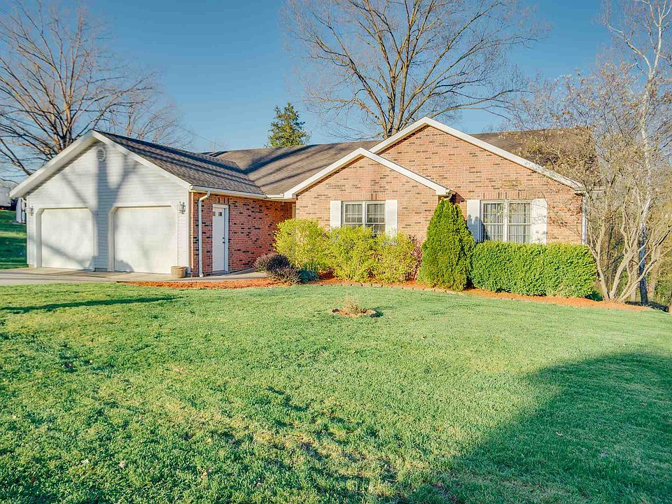 1st image of 702 Vista Dr