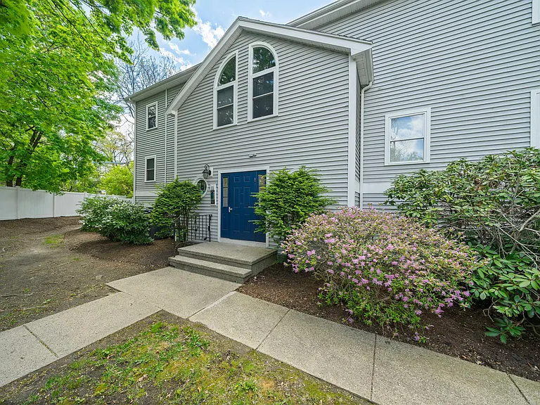11 Marion St #A — Photo 18