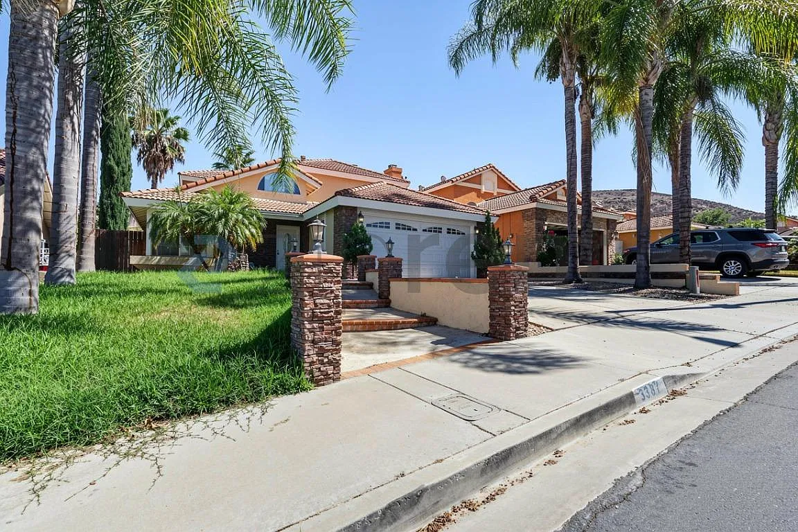 4 bed, 1840 sqft, $3,400 — Photo 3