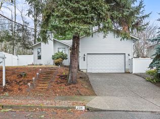 234 SE Greenway Dr, Gresham, OR 97080