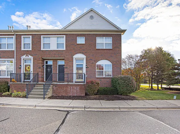 43014 Strand Dr, Sterling Heights, MI 48313