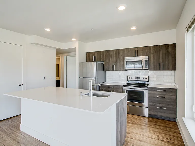 Dunn Motors Apartments — Photo 71