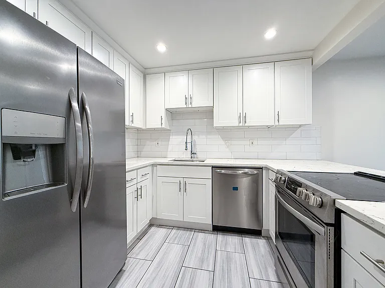 14332 Lenora Pl N #202 — Photo 2