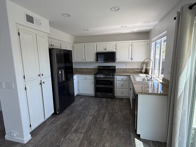 601 Hillhaven Dr — Photo 7