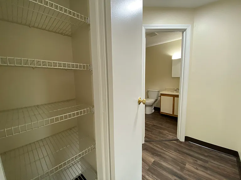 Sunset Ridge Apartments — Photo 34