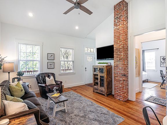 4th image of 4621 Virginia Ave