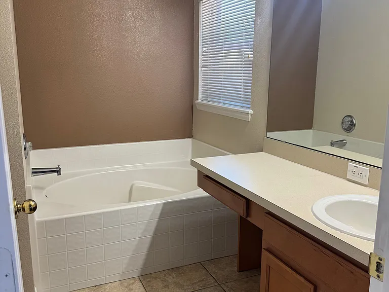 273 Clydesdale Cir — Photo 11