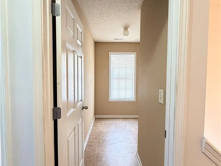 153 Greystone Cir — Photo 25