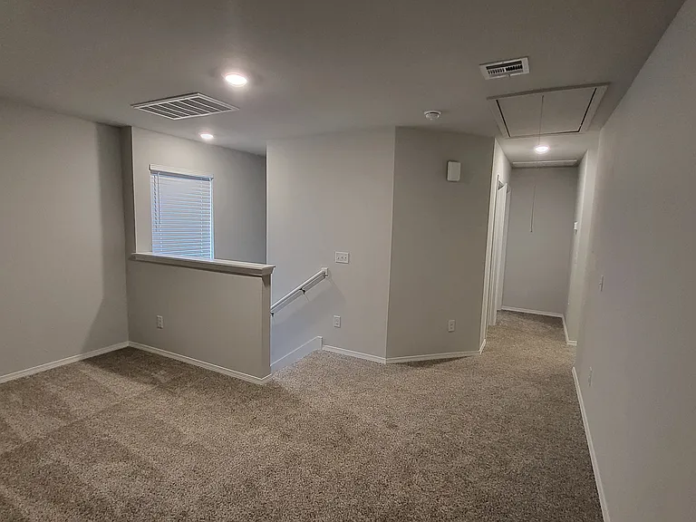 2215 W 31st Pl — Photo 12