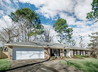 704 Woodridge Pl, Clinton, MS 39056
