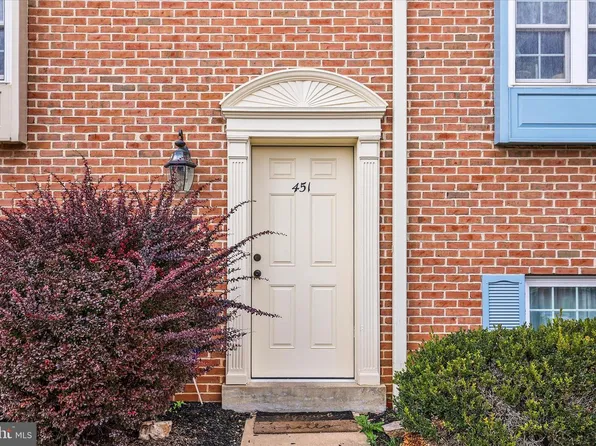 451 Weldon Dr, York, PA 17404