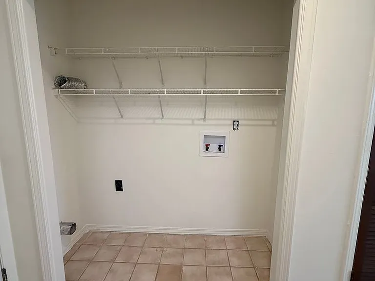 513 Landview St #D — Photo 8