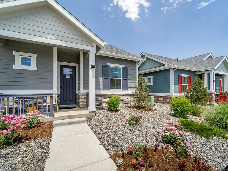 Avilla Eastlake — Photo 1
