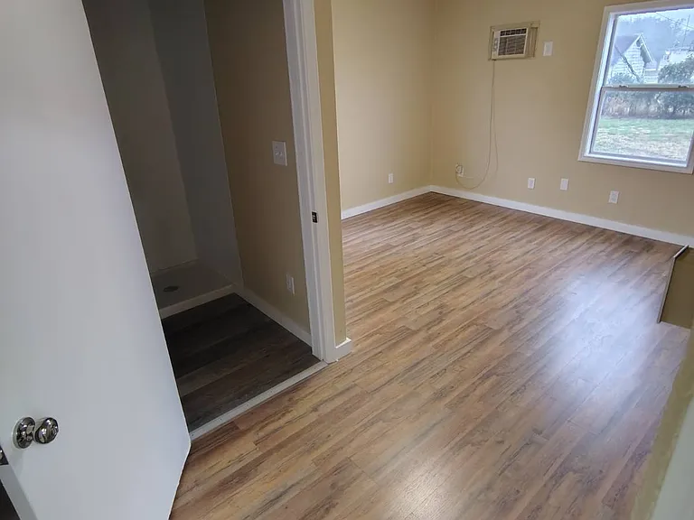 509 E Johnston Ave — Photo 7
