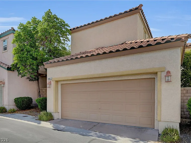 12052 Hathaway Pines Ln — Photo 52