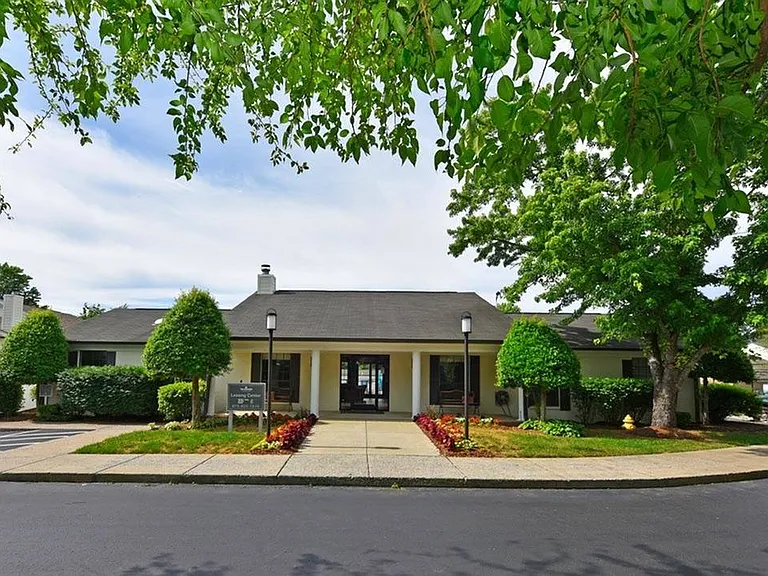 Leasing Office